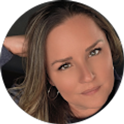 Profile photo of Julie Joy