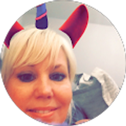 Profile photo of Nikki Tisch