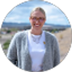 Profile photo of Erin Frizzell
