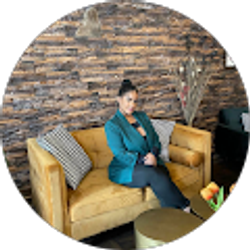 Profile photo of Caroline Pimentel