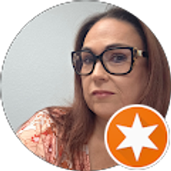 Profile photo of Lisa Bee