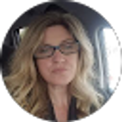 Profile photo of Michelle Roth