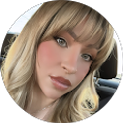 Profile photo of Lilly Villa