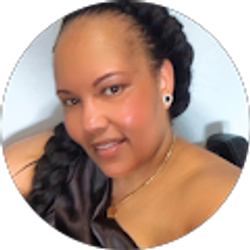 Profile photo of Nikki Noble