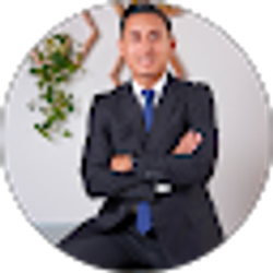 Profile photo of Alberto Arias