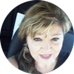 Profile photo of Julie Barrera