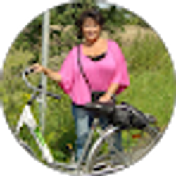 Profile photo of Janelle Kirschmann