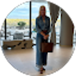 Profile photo of Lana Schwartz