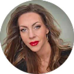 Profile photo of Ariel Steele