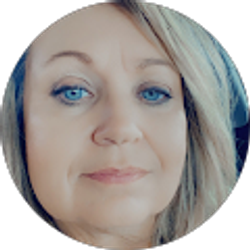 Profile photo of Shelli Carpenter