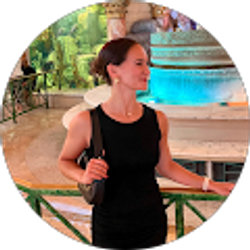 Profile photo of Lyndsay Blum