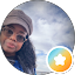 Profile photo of Nika Hu