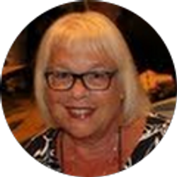 Profile photo of Maggie Robinson