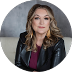 Profile photo of Kelly Lloyd