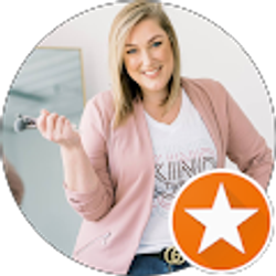 Profile photo of Ashley Novak