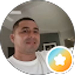 Profile photo of Robín Lara