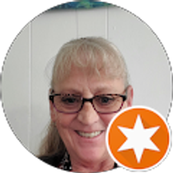 Profile photo of Shelley Hardwick