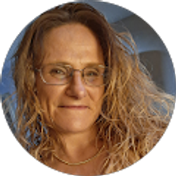 Profile photo of Jennifer Ray