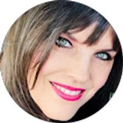 Profile photo of Lisa Hennessy