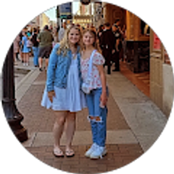 Profile photo of Cassie Farris