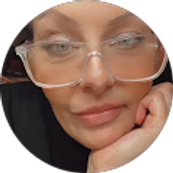 Profile photo of Lori Nicolls