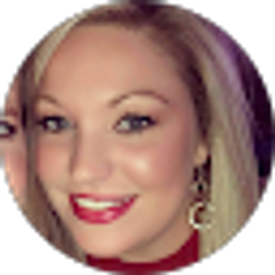 Profile photo of Lindsay Strickland