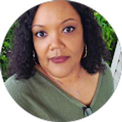 Profile photo of Lori Gray