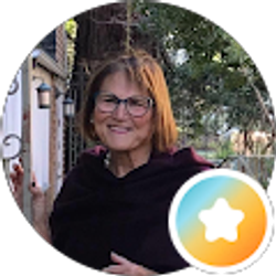 Profile photo of Lynn Davis