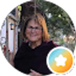 Profile photo of Lynn Davis