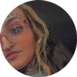 Profile photo of Mercedes Isenhart