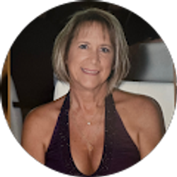 Profile photo of Zoe Evans