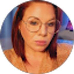 Profile photo of Lynn