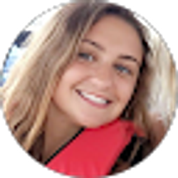 Profile photo of Juliana Linhares