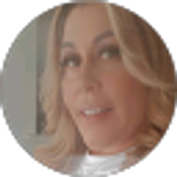 Profile photo of Deserie Rivas