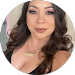 Profile photo of Theresa Valdez