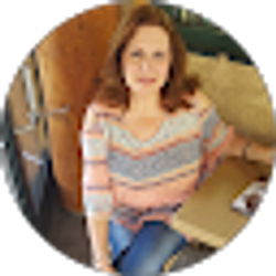 Profile photo of Leanne Tierney