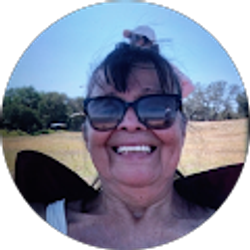 Profile photo of Gloria Alvarez