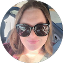 Profile photo of Danielle Farrar