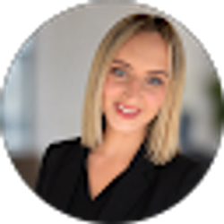 Profile photo of Heidi L
