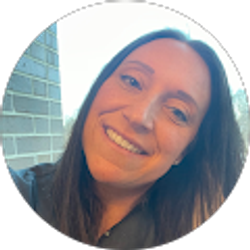 Profile photo of Ashley Knarian