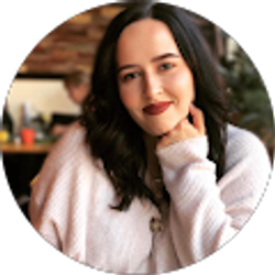 Profile photo of Hannah Lewis