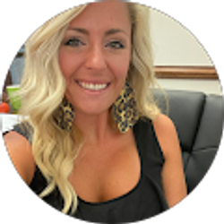 Profile photo of Jenna Owenby