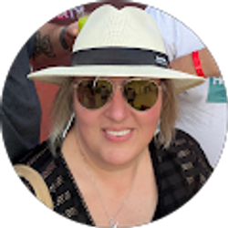 Profile photo of Kayla Lang