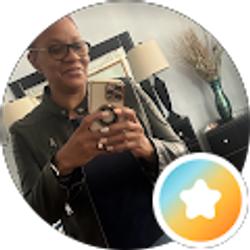 Profile photo of Alicia Hollinger