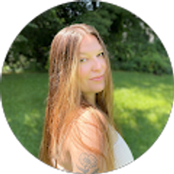 Profile photo of Lindsey Semyanko