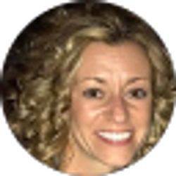 Profile photo of Roxy Artusi