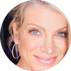 Profile photo of Cassie Howard