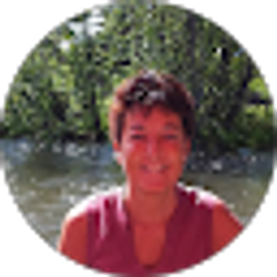 Profile photo of Debbie Suiter