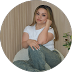 Profile photo of Elizabeth Arrue
