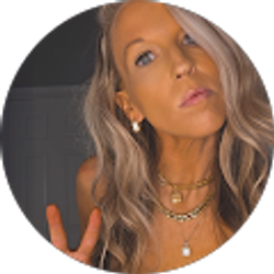 Profile photo of Brooke Bordeaux